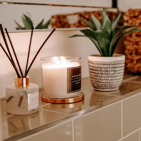 Mayfield Two - Apartment