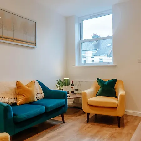 Apartment Mayfield Two - *