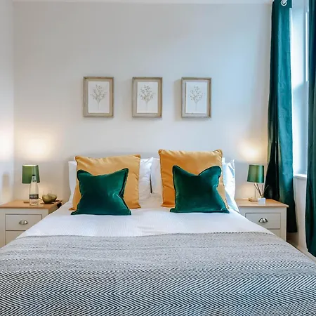 Mayfield Two - Apartment