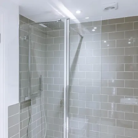 Mayfield Two - * Harrogate